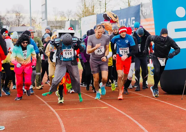 Trotz recht frischer Temperaturen waren auch leichtbekleidete Herren und viele Faschingsnarren zu sehen. | Foto: TSV St. Georgen/Gusen