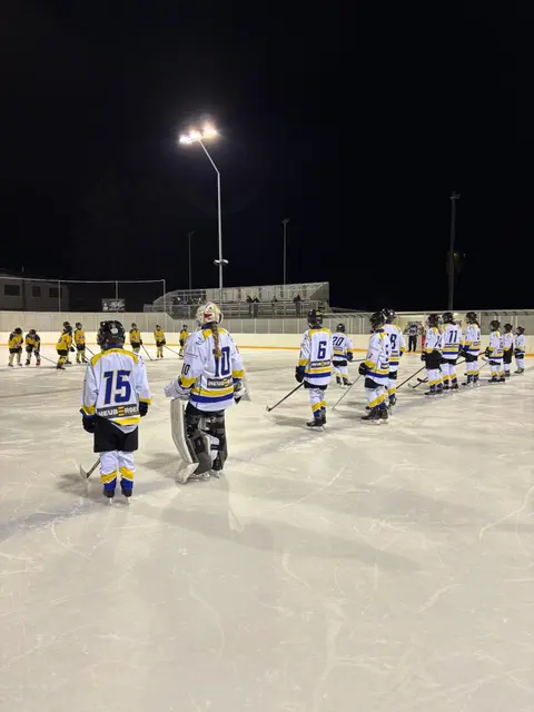 Die U13 beim Empfang in Silz kurz vor einem spannenden Spiel | Foto: EC Ehrwald