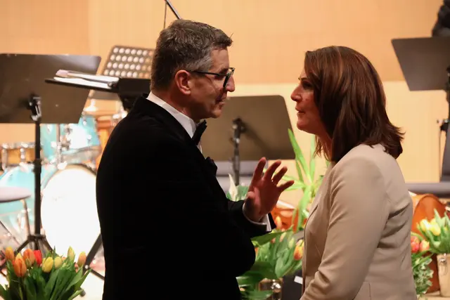 Sabine Binder im Gespräch mit Norbert Hebertinger | Foto: MeinBezirk / Constance Haslberger