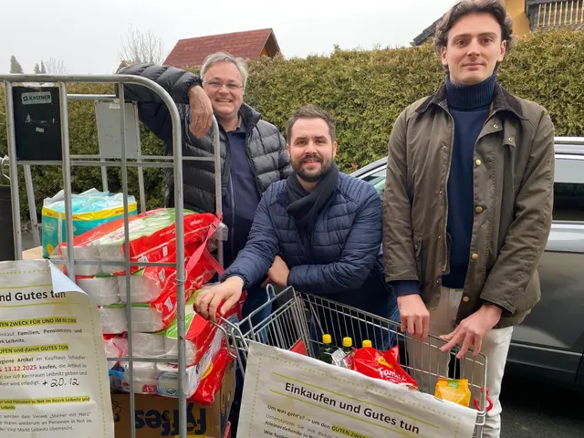 Übergabe der Spenden an „Steirer mit Herz“- Obmann Marcel Resch  | Foto: JVP Kernraum Leibnitz