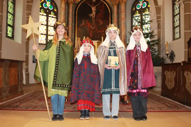 Auch diese engagierten Kinder und Jugendlichen waren als Sternsinger in der Gemeinde Oftering unterwegs. | Foto: MeinBezirk Linz-Land