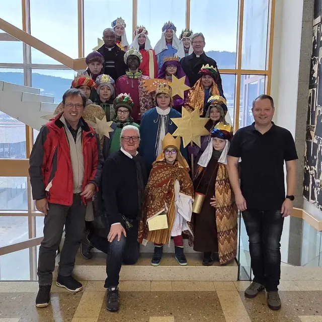 Besuch der Sternsinger im Ternitzer Rathaus. | Foto: Kristin Stocker/Stadtgemeinde Ternitz