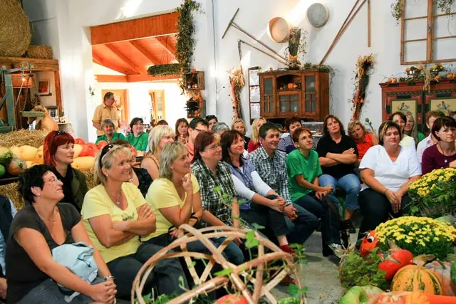 Unterhaltsamer Vortrag auf Wurzers Genuss- und Erlebnishof im eigenen Bauernhofmuseum | Foto: Wurzer