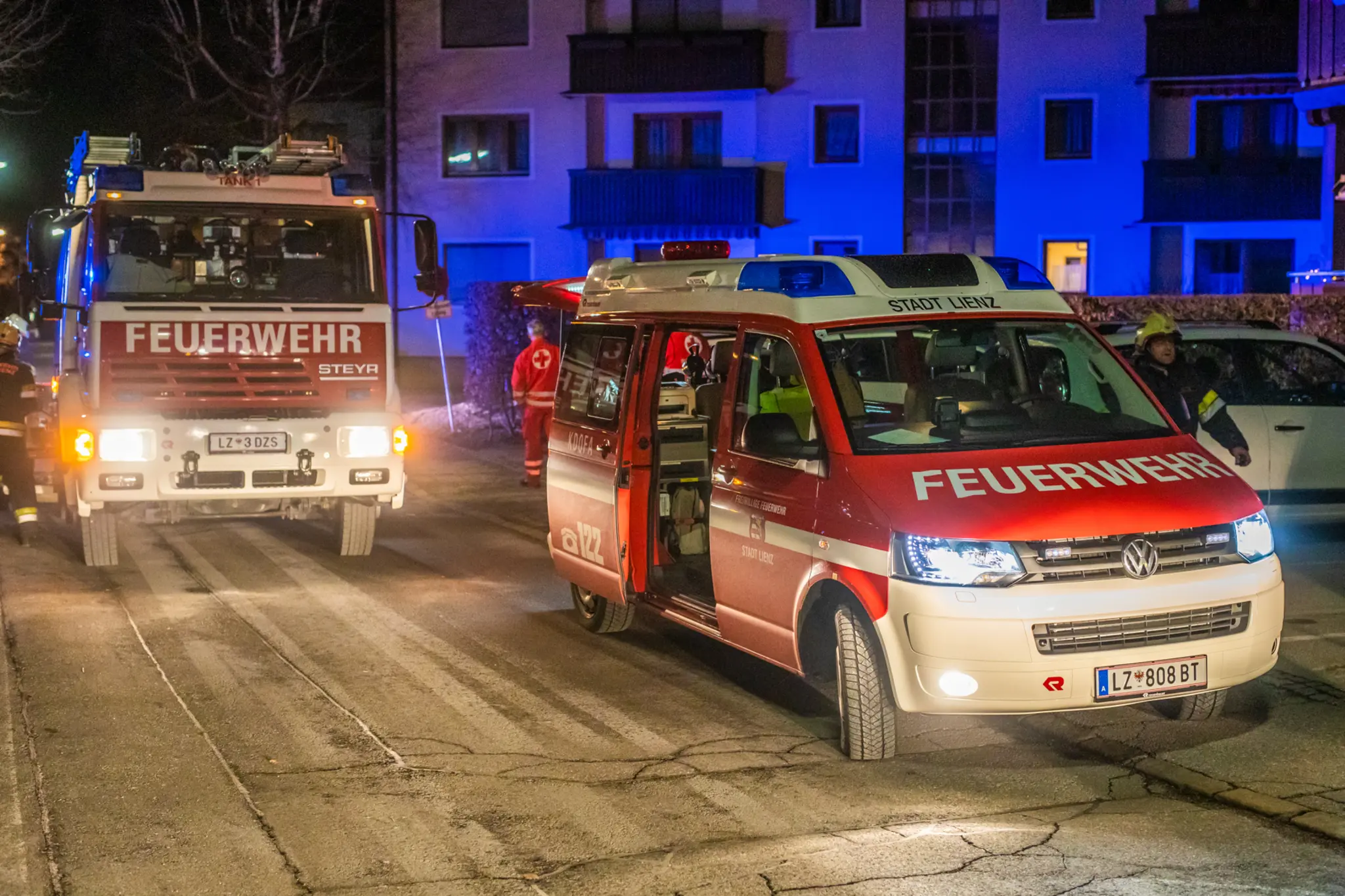 Fire brigade operation in Lienz: Garden furniture at bakery catches fire ...