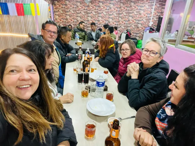 Treffen mit den Vereinsmitgliedern von „TIA for a smile“ von Kathmandu. | Foto: Astrid Wieser