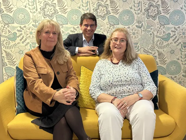 Claudia Brugger, Andreas Gamlich (Kaufmännischer Direktor Universitätsklinikum Wiener Neustadt), Kordula Langhansl. | Foto: Universitätsklinikum Wiener Neustadt