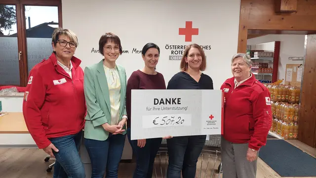 Der Elternverein Hinterstoder übergab am 19. Dezember 2025 eine Spende an den Rotkreuz-Markt Region Pyhrn-Priel. | Foto: Rotes Kreuz Kirchdorf