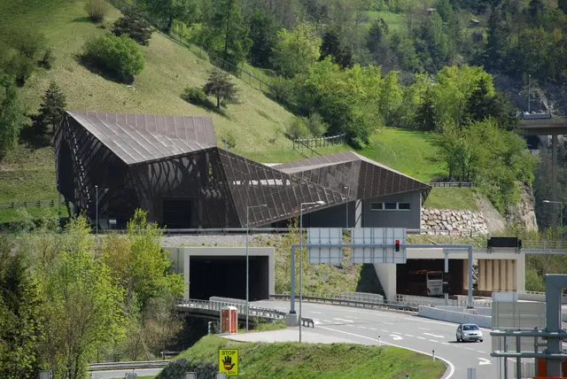 Am Mittwochmorgen kam es bei der Autobahnausfahrt Imst zur Kollision zweier Pkws.