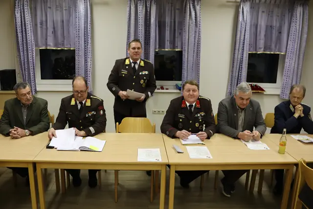 Ein Blick auf das Podium mit Anton Ruhri, Wolfgang Fellner, Markus Schauer, Markus Fellner, Karl Bohnstingl und Rudolf Scheer (v.l.)