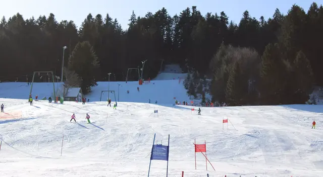 Sportlicher Einsatz für den guten Zweck in Oberaschau. | Foto: Mondseelandcup