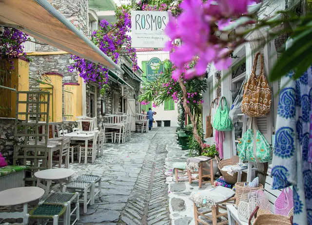Skiathos Stadt, auch Chora genannt, lockt seine Besucher mit griechischem Charme | Foto: Springerreisen