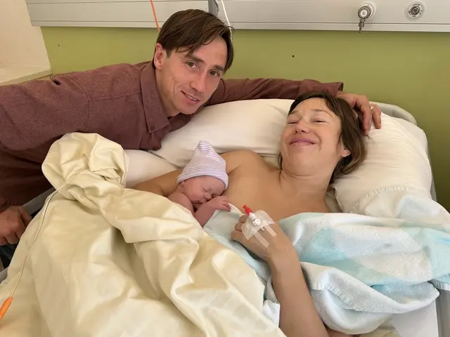 Große Freude über das erste Baby des Jahres 2026 im Universitätsklinikum Wiener Neustadt-Hochegg: Aron mit seinen Eltern Werner und Cornelia Sattler. | Foto: Universitätsklinikum Wiener Neustadt-Hochegg