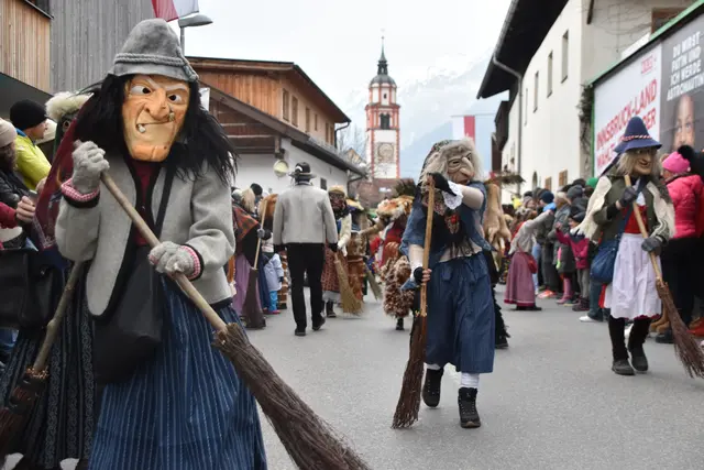 Hexen, Zottler, Tuxer und viele weitere Figuren ziehen wieder durch Tirols Gemeinden. | Foto: Kendlbacher
