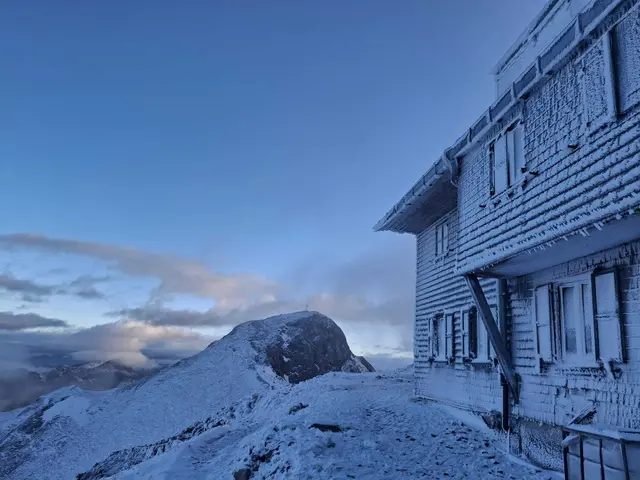 Mitte November zwang der Schneefall zur planmäßigen Winterpause. (Aufnahme vom Herbst) | Foto: Alpenverein Leoben