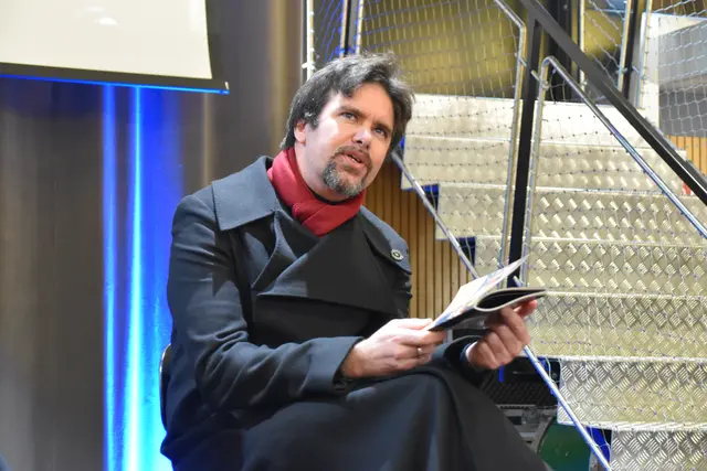 Klaus Reitberger wartet 2026 gemeinsam mit Franz Osl erneut auf "Godot".  | Foto: Barbara Fluckinger