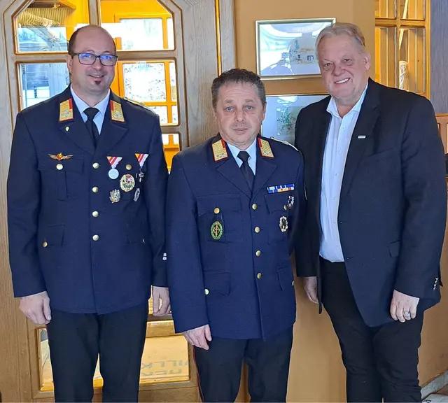 40 Jahre Mitgliedschaft Kdt Dionisio mit BGM Treffner und BFK Puggl | Foto: FF St.Martin/Feldkirchen