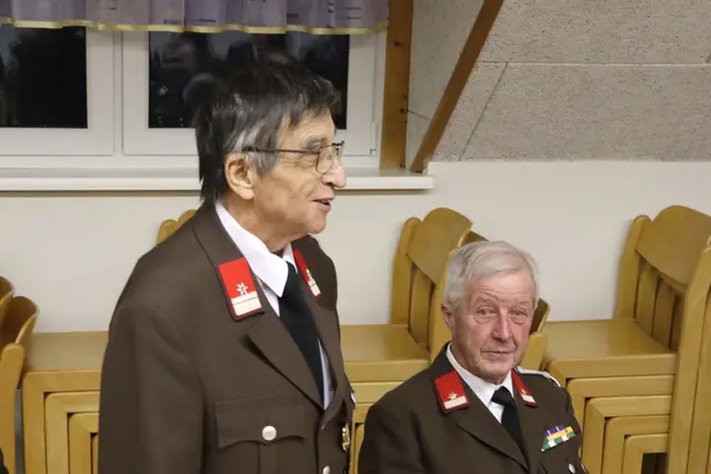Die Senioren Eduard Reinbacher und Gottfried Peinhopf bei ihrem Bericht