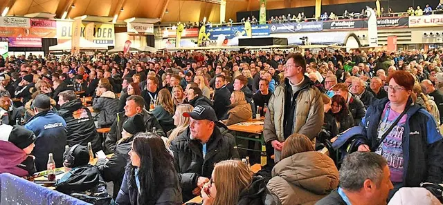 Die Messehalle Freistadt, das Herzstück der Jännerrallye, platzte auch heuer wieder aus allen Nähten. | Foto: Erwin Pramhofer