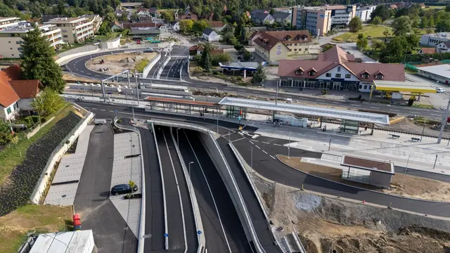 Bis Sommer 2026 sollen die Arbeiten am Bahnhof Raaba auf der Steirischen Ostbahn abgeschlossen sein.  | Foto: ÖBB/Chris Zenz