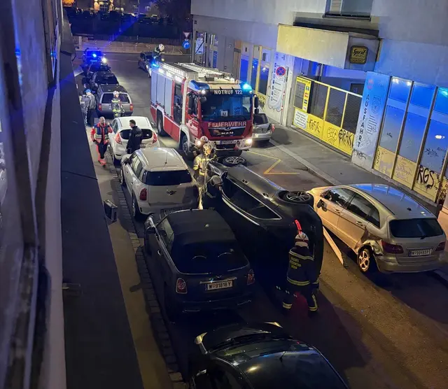 Die innerstädtische Enge der Franzensgasse wurde einem Pkw zum Verhängnis. Der jüngste Unfall zeigt wieder ein Problem hervor, welches in der Gasse seit Jahren besteht. | Foto: Reinhard Haberfellner