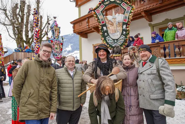 Von links: Landesrat Maximilian Aigner mit Bürgermeister Markus Viehauser (Bad Hofgastein), Norbert Ellmauer (Bürgermeister Bad Gastein), Vizebürgermeisterin Katharina Monuth-Fenninger (Bad Hofgastein) und Bernhard Schachner (Bürgermeister Dorfgastein). | Foto: Land Salzburg/Franz Neumayr