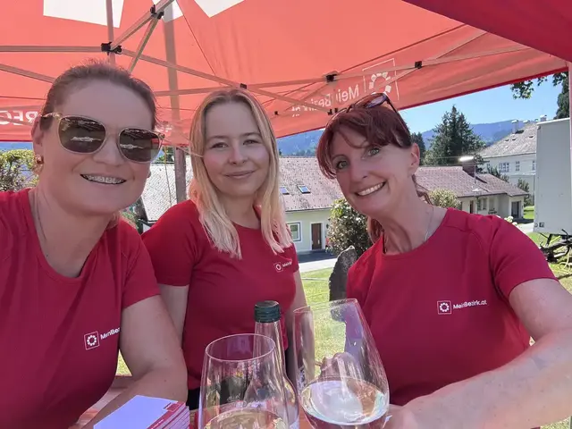 Die aktiven Damen aus dem MeinBezirk-Team beim Koralpenlauf 2025: Elisabeth Korbe, Katrin Löschnig und Susanne Veronik (v.l.). | Foto: MeinBezirk/Korbe/Löschnig