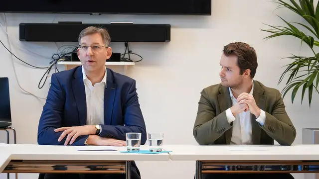 "Wenn Kinder nicht ausreichend Deutsch können, um den Unterricht folgen zu können, haben sie in weiterer Folge weniger Chancen im Bildungssystem und sind die Mindestsicherungsbezieher von morgen. Wir haben daher auch das parlamentarische Mittel ergriffen und eine Sondersitzung des Landtages verlangt", so VP-Parteichef Markus Figl (li.). | Foto: MeinBezirk/Andreas Pölzl