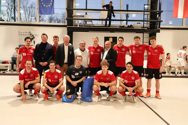 Beim Turnier im Waldstadion zeigten die teilnehmenden Mannschaften, was vor der Europameisterschaft im Hallenhockey in ihnen steckt.  | Foto: BV17