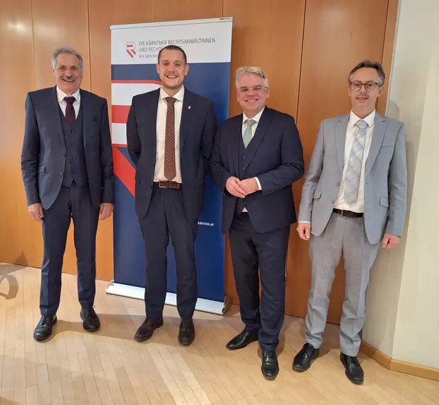 v.l.: Franz Paul Oberlercher, Franz-Georg Oberlercher, Bernhard Fink, Präsident der Rechtsanwaltskammer, und Gustav Ortner bei der Angelobung | Foto: Rechtsanwaltskammer für Kärnten