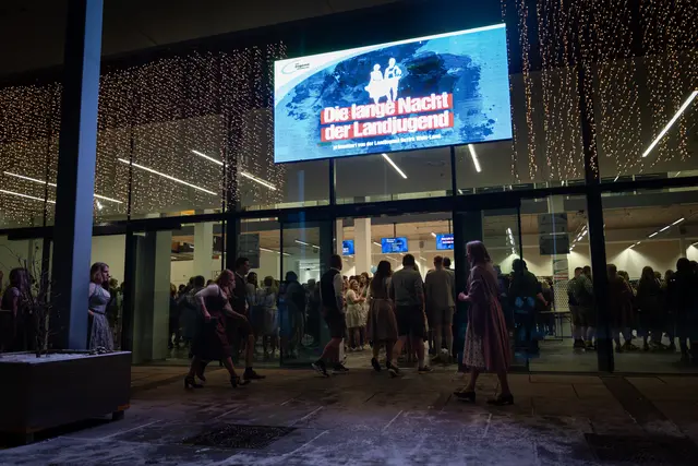 Ausgelassene Stimmung und gefeierte Traditionen bei der Langen Nacht der Landjugend in den Welser Messehallen. | Foto: infilmity/Simon Knogler