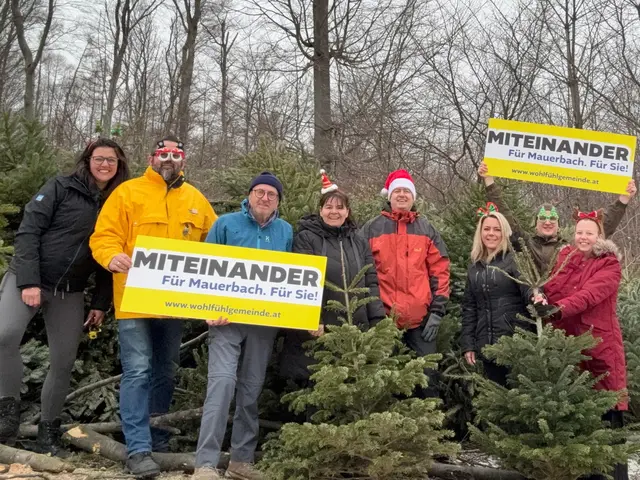 Zivilschutz-GR Birgit Kerschbaumer, GGR Matthias Pilter, Helge Ebner, GGR Manuela Bannauer, Vizebgm. Georg Kabas, GR Sabine Janu, Umweltgemeinderat GGR Daniel Wurzer und GR Sandra Wurzer. | Foto: VP Mauerbach