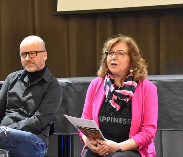 "Wir haben auch für 2027 und 2028 teilweise schon Theaterstücke fixiert", sagt Obfrau Hildegard Reitberger.  | Foto: Barbara Fluckinger