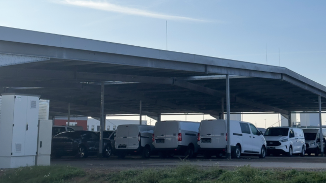 Mit der Kombination aus Hagelschutz und Photovoltaik zeigt das Autohaus Lehr, wie moderne Technik praktisch und sinnvoll eingesetzt werden kann. | Foto: Autohaus Lehr GmbH