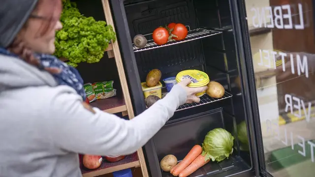 Der "Fairteiler"-Kühlschrank ermöglicht die freie Entnahme von Lebensmitteln.  | Foto: DLR Westerwald-Osteifel
