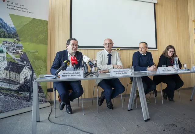 Pressekonferenz zur Vorstellung von GeomonitorAT: Vertreter von Bund, Land und Wissenschaft informierten über das neue bundesweite Monitoringprogramm. | Foto: BMLUK/Oss