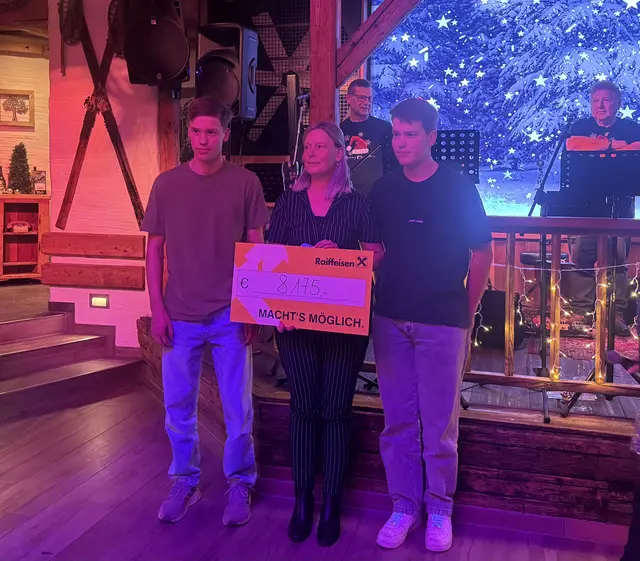 Die Band Almost Heaven &amp; Angels lud zu einem Charity-Singen in der Baumbar Kaprun ein. | Foto: Baumbar Kaprun