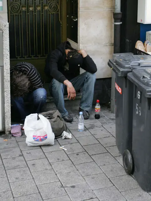 Viele Menschen, die auf der Straße leben sind unverschuldet in diese Situation gekommen. Manche entscheiden sich auf bewusst dafür. Wichtig ist, den Menschen mit Respekt zu begegnen.  | Foto: Franz Neumayr