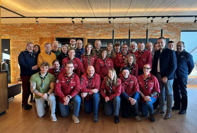 Die Teilnehmerinnen und Teilnehmer der Jahreshauptversammlung der Pfadfindergruppe Karlstetten