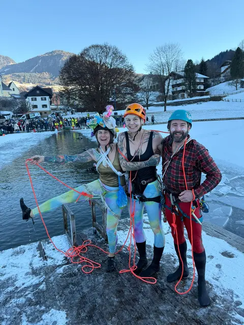 Platz 1 beim Dreikönigsschwimmen in Reith schnappte sich 2026 die Gruppe „Müll am Berg“. | Foto: ÖWR Tirol