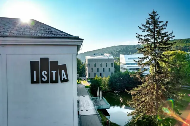 Am ISTA in Klosterneuburg werden bahnbrechende Forschungsergebnisse aus naturwissenschaftlichen Fächern erfolgreich mit der Doktorandenausbildung kombiniert. | Foto: ISTA
