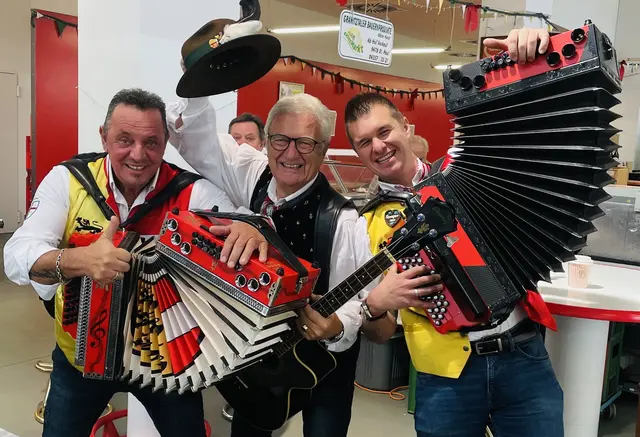 Immer lustig frisch und munter sind die „2 Kärntner mit Arnulf“! Horst Glanzer, Arnulf Aichholzer und Florian Hinteregger!