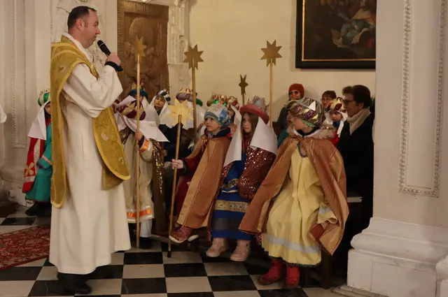 Bei der Predigt waren viele Sternsinger beteiligt | Foto: Gerhard Langmann