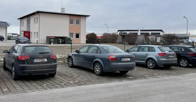 Zwischen den Parkplätzen: der Gast aus Baden. | Foto: Name d. Fotografen d. Red. bekannt