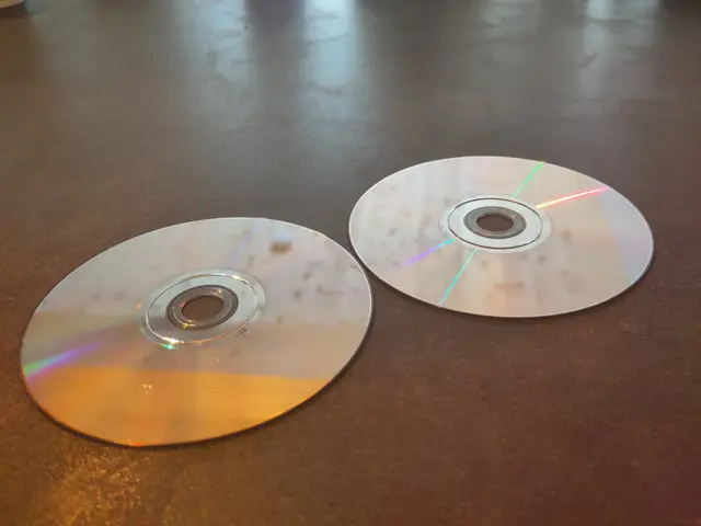 Der Angeklagte las zwei CDs ein, auf denen sich Missbrauchsmaterial befand. | Foto: Katharina Schrefl