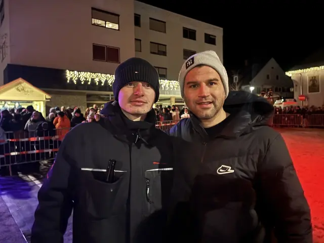 Raphael Mandl ( li) und Stefan Leipold zeigten sich als Stellvertreter und Obmann der Offenburger Feuerteufel für die Organisation verantwortlich. | Foto: MeinBezirk/Angelika Brunner