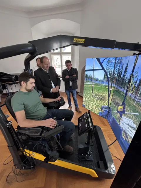 Die Simulation ist äußerst realitätsnah. Davon konnte man sich in Rotholz überzeugen.  | Foto: Haun