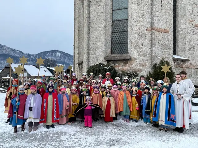 In Oberalm waren 79 Kinder in 19 Gruppen unterwegs, um das Licht des Sterns von Bethlehem in die Wohnungen zu bringen. | Foto: Renate Pilz