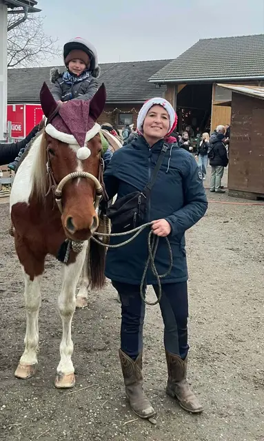 Weihnachtsmarkt am Hacknerhof in Mitterkirchen, Familie Resch.  | Foto: Zinterhof