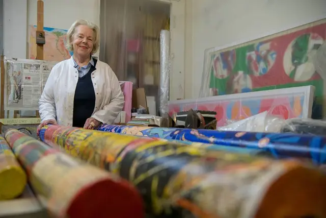 Philomena Pichler vor einigen Jahren in ihrem Atelier in Wien. Ihre Werke bleiben als Vermächtnis und immer in Erinnerung. | Foto: www.philomena-pichler.com