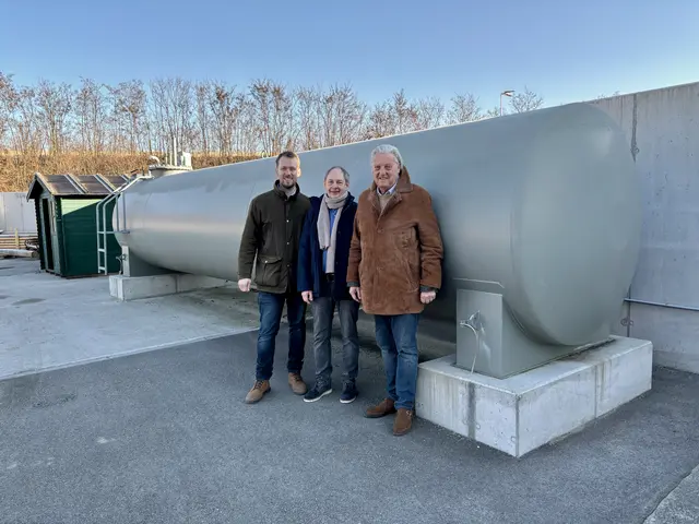 In diesem Tank befinden sich bis zu 16.000 Liter Diesel, mindestens aber immer 8.000 Liter. | Foto: Alexandra Goll